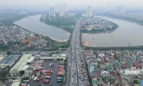 Người dân về quê nghỉ lễ, giao thông Hà Nội ùn tắc