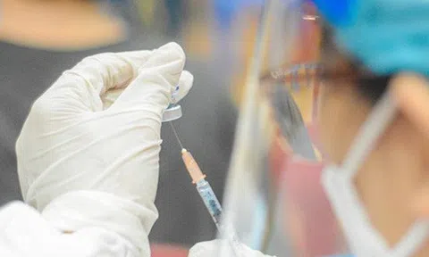 Hội đồng tư vấn sử dụng vaccine Bộ Y tế: Tiêm mũi 4 vaccine phòng COVID-19 sau mũi 3 ít nhất bốn tháng