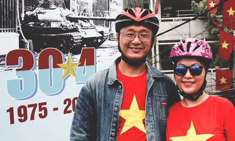 Chùm ảnh: Sáng 30/4 bình yên, cờ hoa rực rỡ khắp các ngả đường TP.HCM