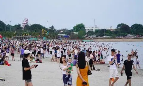 Vừa mở cửa đón khách, bãi biển nhân tạo Đồi Rồng xảy ra vụ đuối nước thương tâm