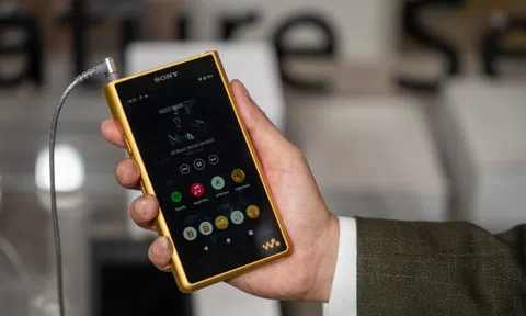 Sony mang Walkman trở lại Việt Nam với giá 83 triệu cùng loạt TV mới