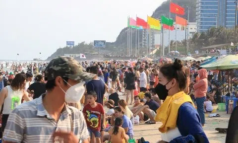 Vũng Tàu đón 165.000 lượt khách đến vui chơi, tắm biển kỳ nghỉ lễ 30/4-1/5