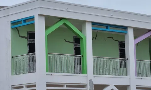 Đà Nẵng: Trường mầm non chục tỉ đồng, chưa bàn giao đã nứt chằng chịt