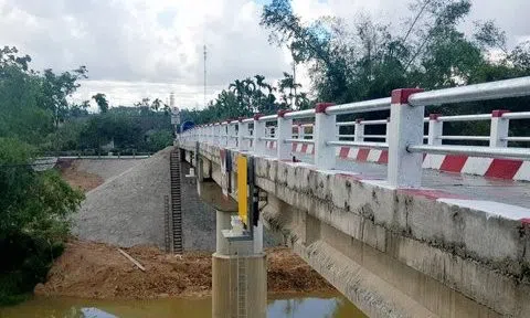 Xúc động cây cầu nối đôi bờ Ô Lâu mang tên liệt sỹ hi sinh ở Rào Trăng