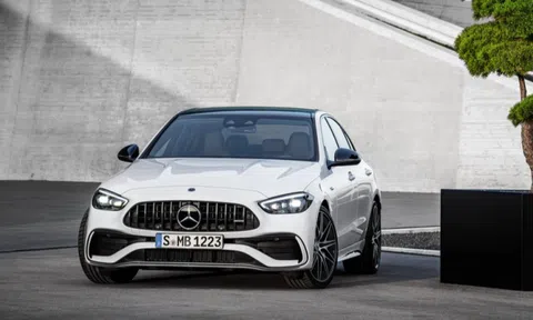 Mercedes-AMG C43 dùng động cơ xăng - điện, mạnh 402 mã lực
