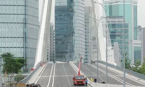 44 nắp cống trên cầu Thủ Thiêm 2 bị cạy trộm