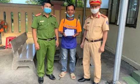 Bị trộm lấy hết tài sản, người đàn ông đi bộ 15 ngày từ TP HCM về Quảng Bình