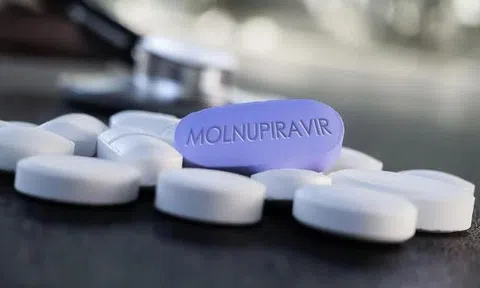 Yêu cầu kê đơn thuốc kháng virus điều trị COVID-19 theo đúng quy định