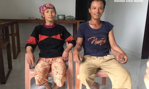 Mẹ người đàn ông đi bộ 800 km về quê: Bị sốc, không cho con đi xa nữa!