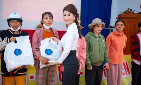 Hoa hậu Đào Ái Nhi tích cực làm từ thiện sau khi đăng quang