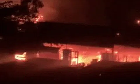 Cháy nhà và quán tạp hóa trong đêm, tài sản hơn 700 triệu đồng bị thiêu rụi