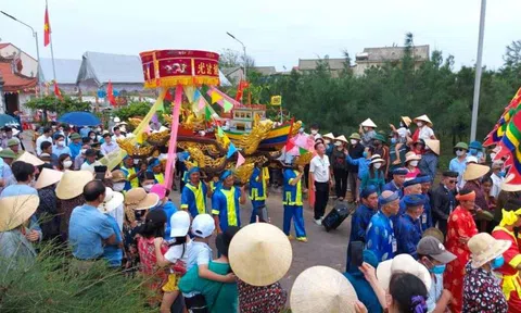 Độc đáo lễ hội cầu ngư Nhượng Bạn, hàng nghìn người đổ về tham gia