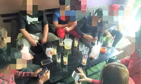 Công nhân sập bẫy “tín dụng đen”