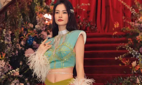 Ca sĩ Đông Nhi lên tiếng về lùm xùm với fan ruột