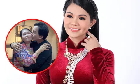 Kim Tử Long ôm hôn 'người tình sân khấu' Ngọc Huyền trong lần tái ngộ