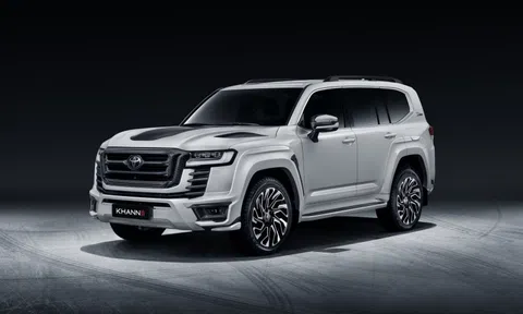 Toyota Land Cruiser LC300 bản độ 'béo phì' gây sốt