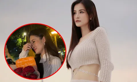 Đông Nhi bật khóc trong lần đầu xuất hiện sau ồn ào với fan ruột