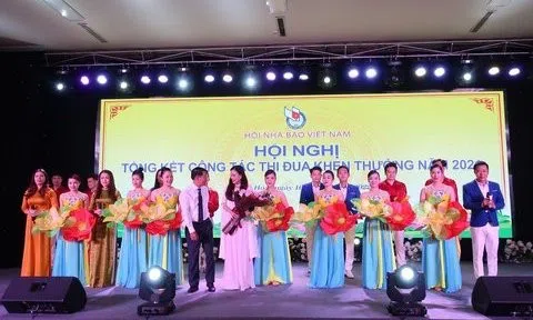 Hội Nhà báo Việt Nam tổ chức tổng kết thi đua khen thưởng năm 2021