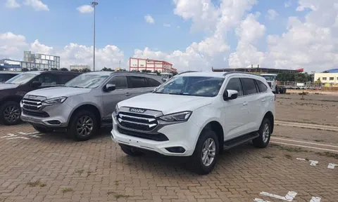 Isuzu MU-X 2022 xuất hiện tại Việt Nam