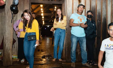 H'Hen Niê mời bố mẹ và buôn làng đi xem '578'