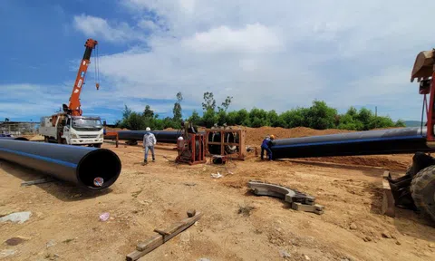 Nhà máy bột giấy 10.000 tỉ thi công đường ống xả thải khi chưa được phép