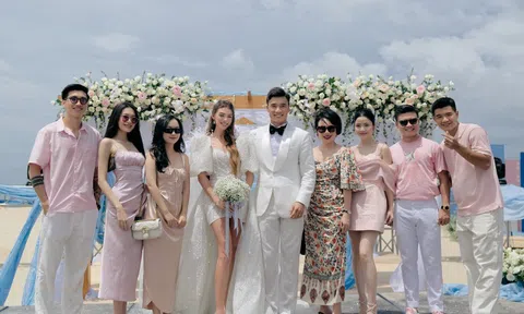 Người đẹp Doãn Hải My xuất hiện cùng Đoàn Văn Hậu trong lễ cưới Bùi Tiến Dũng