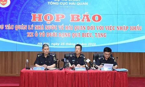 Tổng cục Hải quan lên tiếng về thông xe biếu, tặng cả trăm xe sang, siêu xe một năm