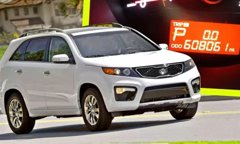 Ô tô dùng 10 năm đi 1 triệu km, 9 lần thay động cơ