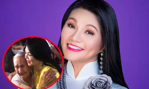 Ngọc Huyền xúc động vì được bà cụ U.90 dầm mưa chờ làm điều đặc biệt