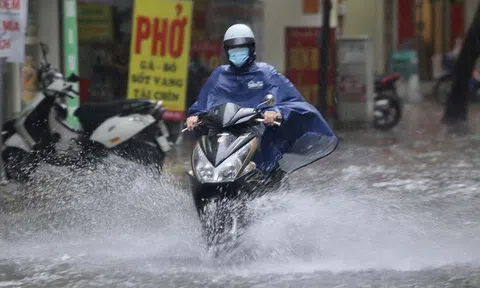 Bắc Bộ đón mưa lớn, Trung Bộ nắng nóng kéo dài