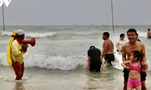 Thiếu nhân viên cứu hộ tại các bãi tắm ở TP. Vũng Tàu