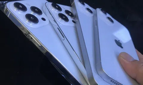 Mô hình iPhone 14 lộ diện