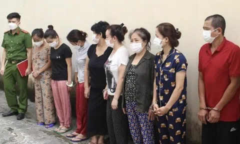 Đường dây đánh bạc giao dịch trên 15 tỷ do "bà trùm" ở Hà Nội cầm đầu