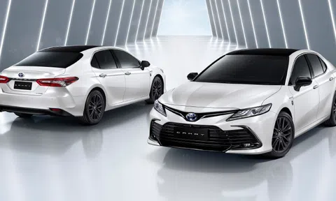 Toyota Camry 2022 bản kỷ niệm 60 năm có gì đặc biệt?