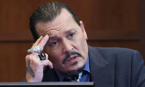Johnny Depp sắp hầu tòa vì cáo buộc đánh nhân viên đoàn phim