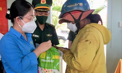 Bình Dương: Công nhân vẫn "ngóng" tiền hỗ trợ thuê nhà