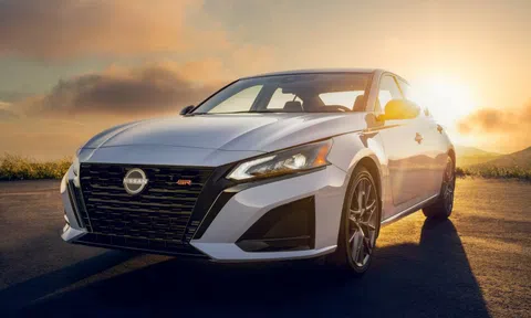 Nissan Altima 2023 trình làng, 'đấu' Toyota Camry