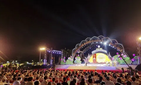 Thủ tướng Phạm Minh Chính dự lễ kỷ niệm 65 năm ngày Bác Hồ về thăm Hà Tĩnh