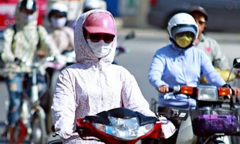 Miền Bắc nắng nóng trước khi đón đợt mưa dông lớn từ đêm mai