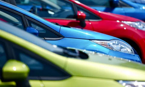 Ô tô màu nào giữ giá nhất khi bán lại?