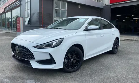 MG5 bản tiêu chuẩn, giá rẻ hơn Toyota Vios về Việt Nam