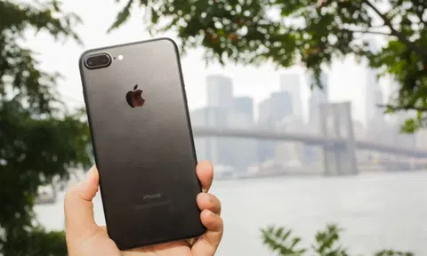 Người dùng bức xúc với Apple