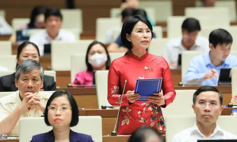 Giám đốc Sở Y tế Hà Nội: 'Cuộc chiến cả về thể chất lẫn tinh thần với các nhân viên y tế'