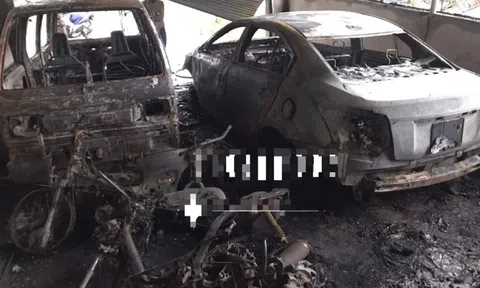 Cháy ở nhà kho studio ảnh cưới, 4 ô tô và xe máy bị thiêu rụi trơ khung