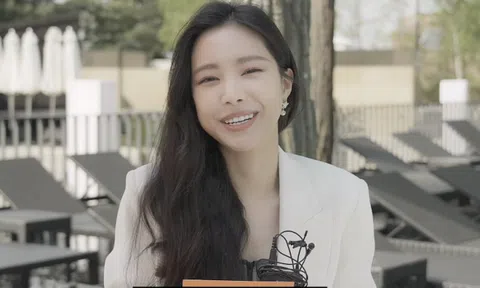 Mỹ nhân Son Naeun bị nghi 'dao kéo' quá đà