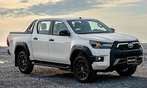 Rõ lý do xe bán tải Toyota Hilux không có để bán tại Việt Nam