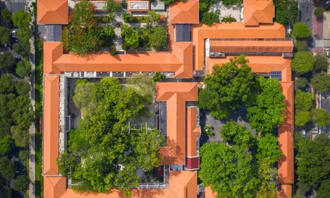 Cận cảnh trường trung học cổ nhất TP. HCM, nơi Quốc vương Campuchia từng học