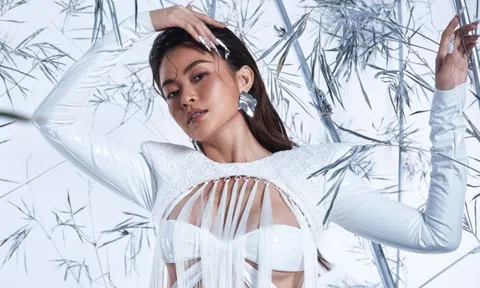 Á hậu Mâu Thủy hở bạo trong bộ ảnh mới