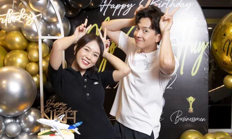 Ngô Kiến Huy được Sam và bạn bè mừng sinh nhật bất ngờ