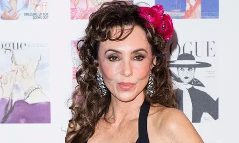 Cựu siêu mẫu Mỹ sống chật vật, xin làm thu ngân siêu thị ở tuổi 70